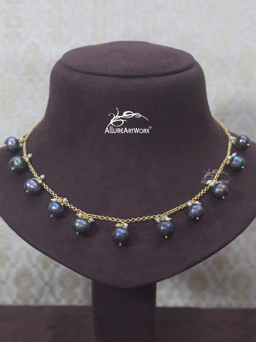 Pearl Neckpiece